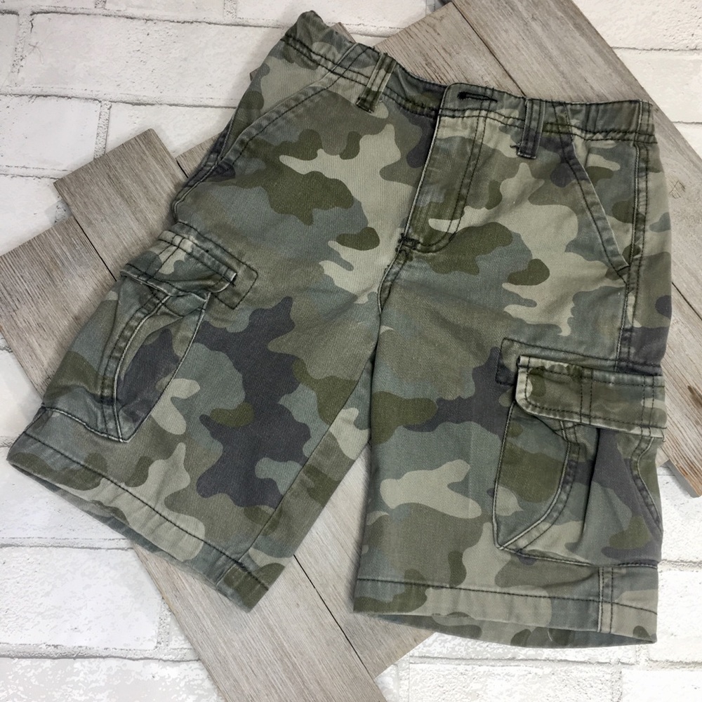 Cherokee Size 6 Army Cargo Shorts
